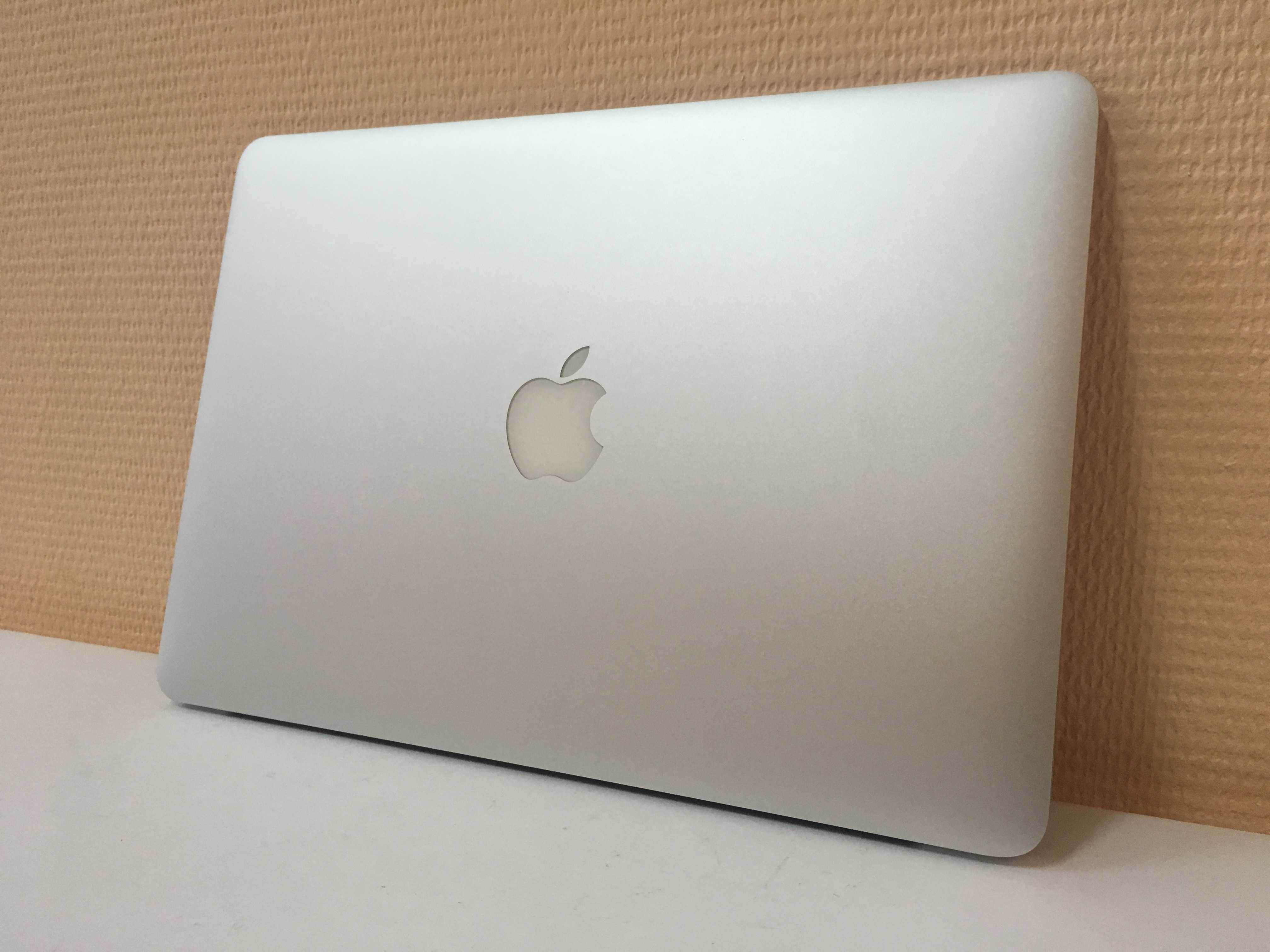 Ноутбук Apple The new MacBook Air 13" (Z0P00003A) - подробные характеристики обзоры видео фото Цены в интернет-магазинах где можно купить ноутбук Apple The new MacBook Air 13" (Z0P00003A)