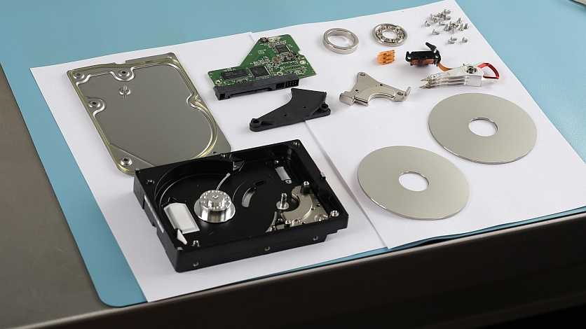 Чтобы восстановить жесткий диск на ноутбуке, в зависимости от задачи используются различные приложения - стандартная утилита CHKDSK, специализированная Victoria и др