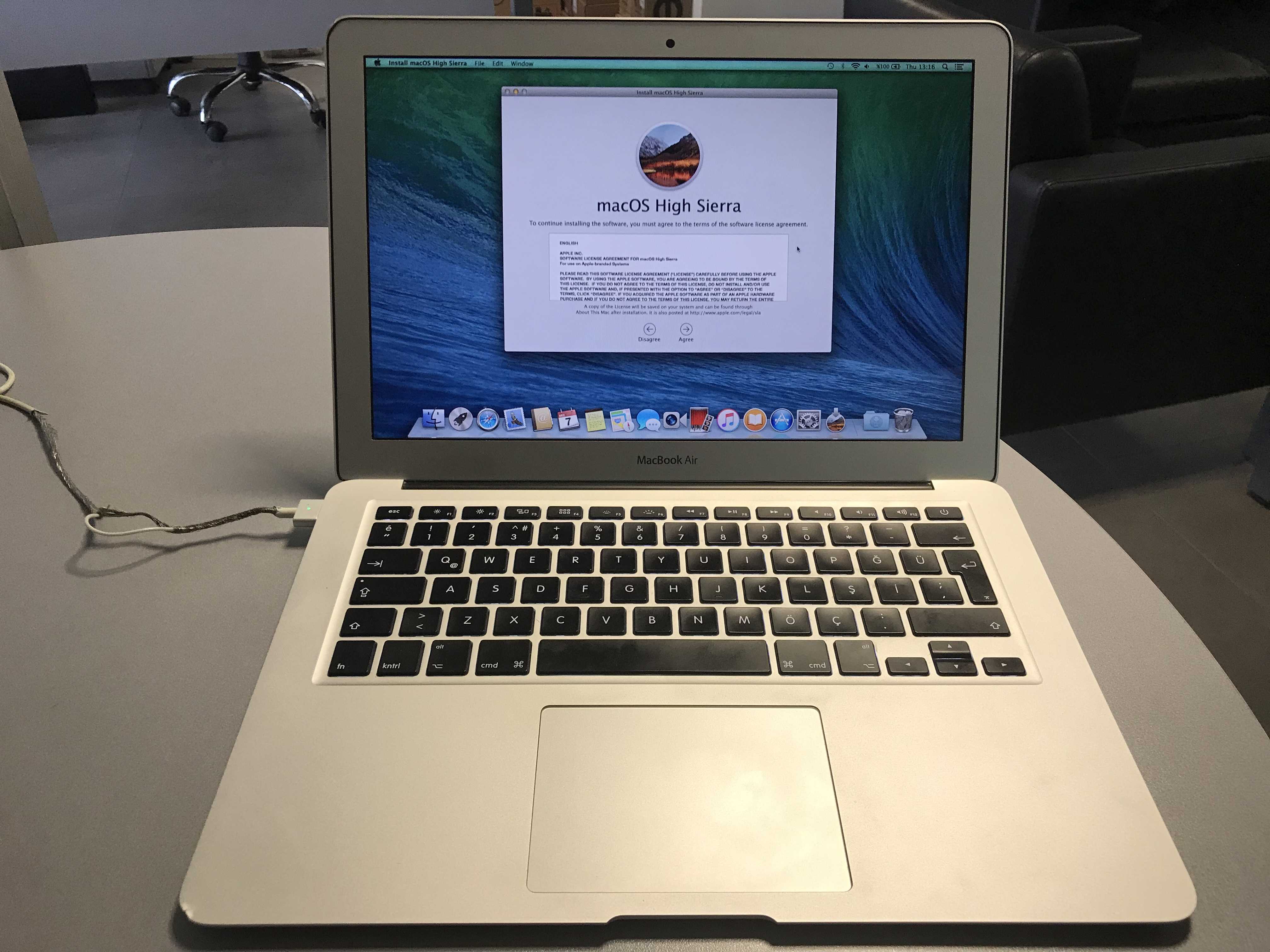 Ноутбук Apple The new MacBook Air 13" (Z0NZ0001U) - подробные характеристики обзоры видео фото Цены в интернет-магазинах где можно купить ноутбук Apple The new MacBook Air 13" (Z0NZ0001U)
