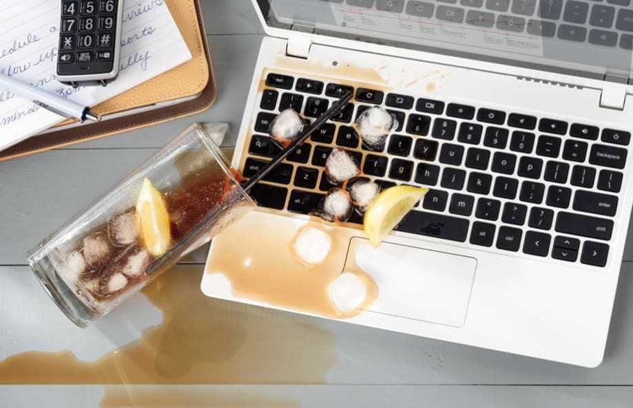 Эта статья поможет вам, если вы случайно залили ноутбук и в него проникла жидкость: пиво, чай, вода, газировка и прочие Статья рассчитана на начинающего пользователя