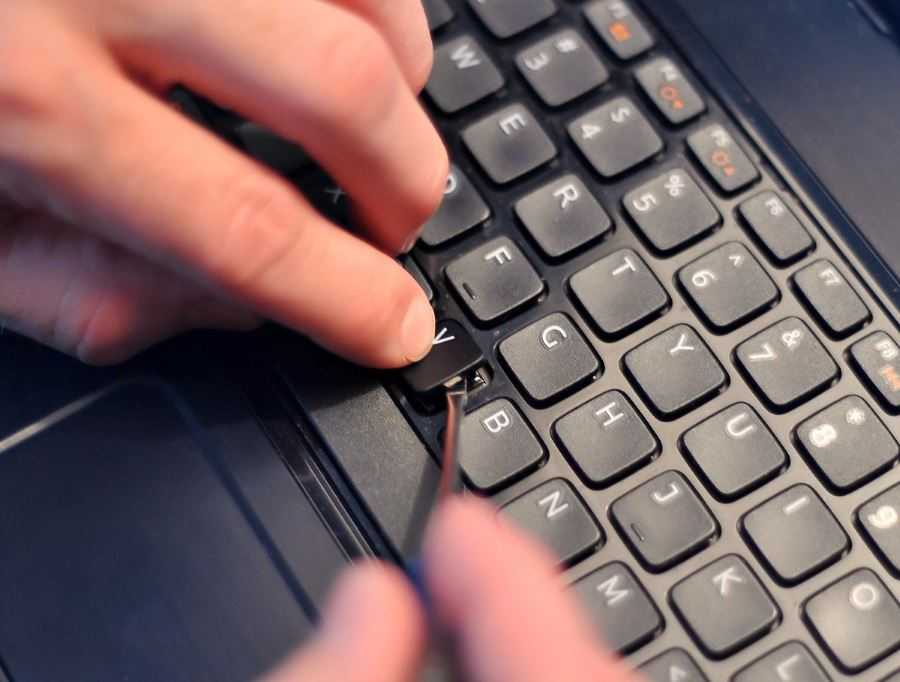 Залипание клавиш на ноутбуке может быть вызвано разными причинами - попаданием внутрь липкой жидкости, перегревом, или же активированным режимом залипания кнопок в самой ОС