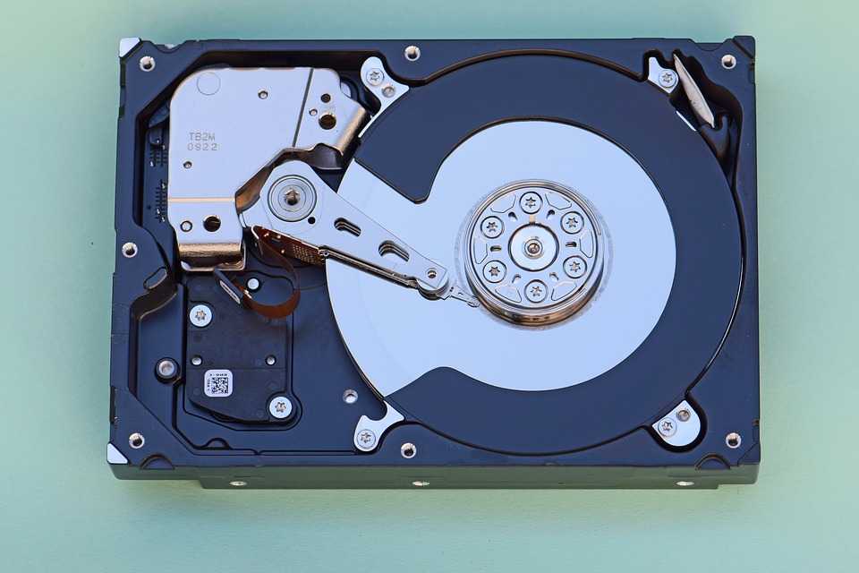 Как можно заменить жесткий диск на ноутбуке