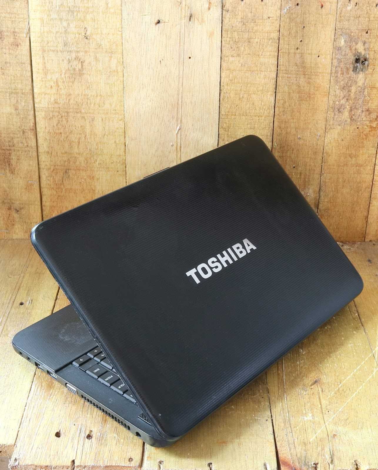 Ноутбук toshiba satellite p200-1i4