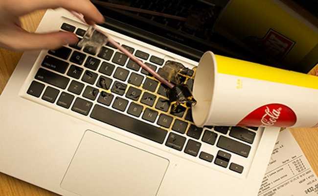 Залит ноутбук? что делать, если залили ноутбук пивом, чаем, водой, шампанским или еще чем-нибудь?
